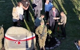 "Honorowy Obywatel Gminy Ił&oacute;w" Śp. Marian i Henryk Popielarek 110