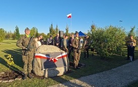 "Honorowy Obywatel Gminy Ił&oacute;w" Śp. Marian i Henryk Popielarek 133