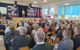 "Honorowy Obywatel Gminy Ił&oacute;w" Śp. Marian i Henryk Popielarek 196